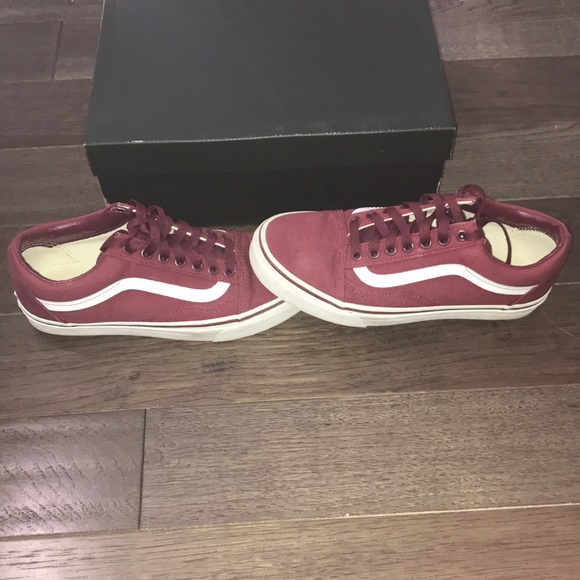 Maroon burgundy vans - Picture 3 of 4